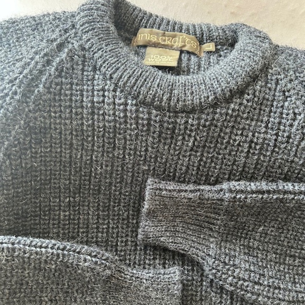 IRISH WOOL LIGHT GRAY WINTER SWEATER!